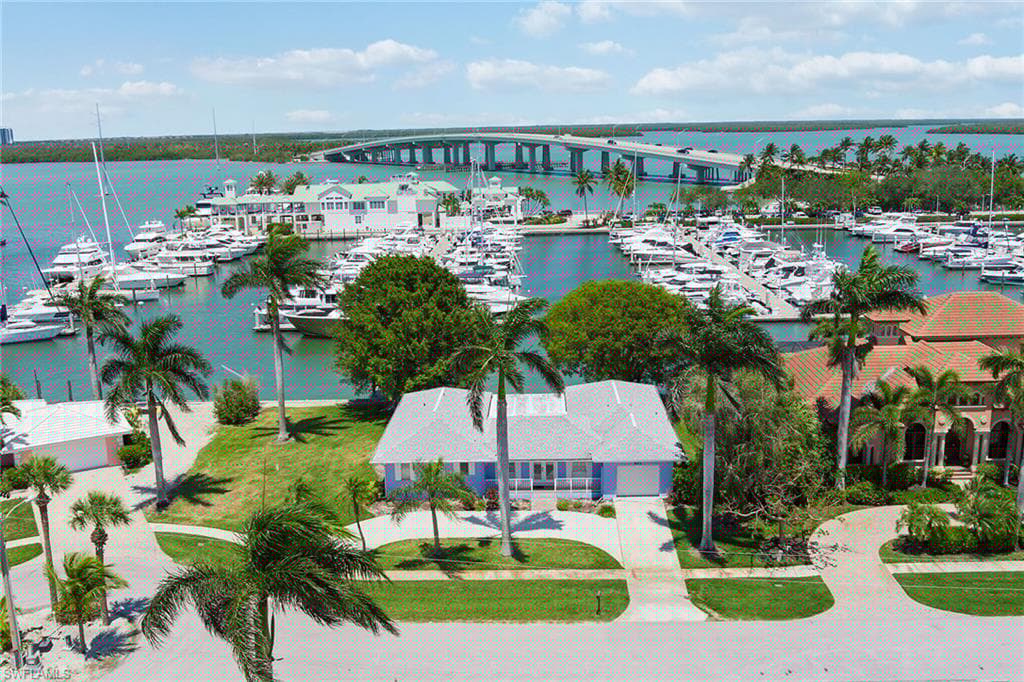 843 Buttonwood Ct, Marco Island, FL 34145-4