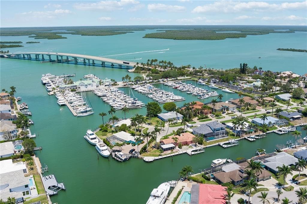 843 Buttonwood Ct, Marco Island, FL 34145-8