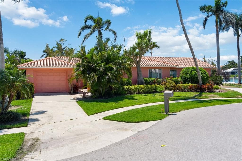 848 Buttonwood Ct, Marco Island, FL 34145-2