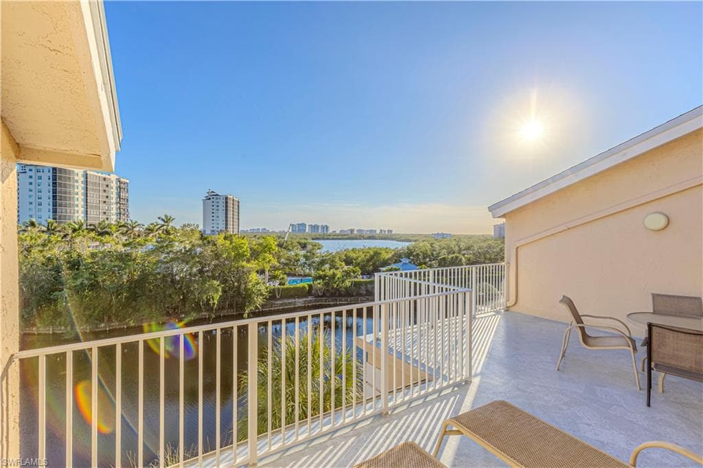 380 Horse Creek Dr 204, Naples, FL 34110-4