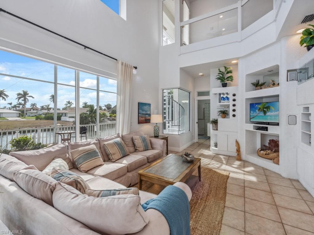 859 Wintergreen Ct, Marco Island, FL 34145-9