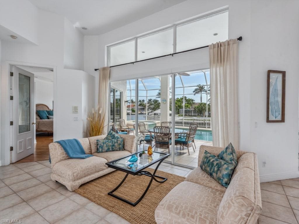 859 Wintergreen Ct, Marco Island, FL 34145-10
