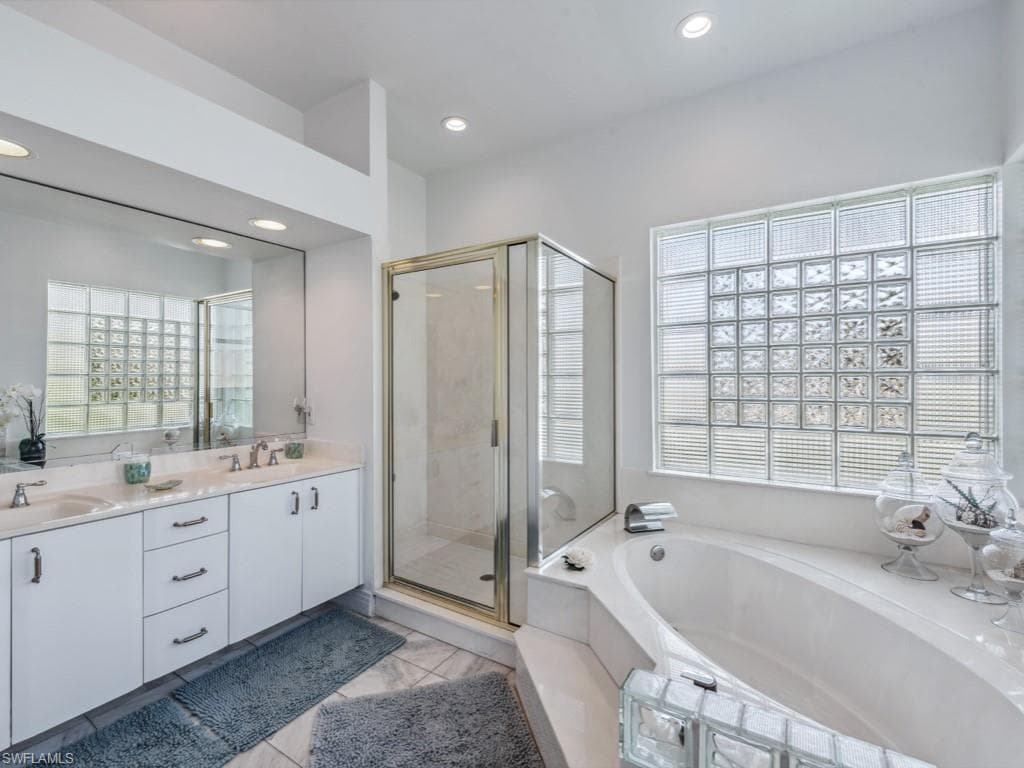 859 Wintergreen Ct, Marco Island, FL 34145-19