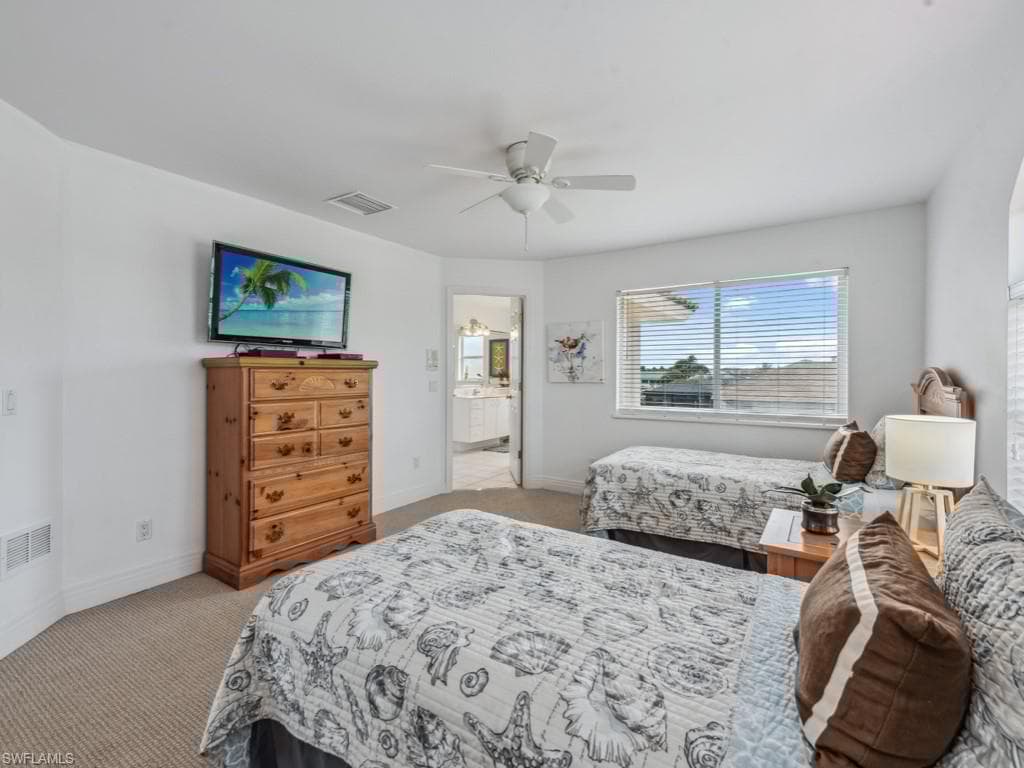 859 Wintergreen Ct, Marco Island, FL 34145-24