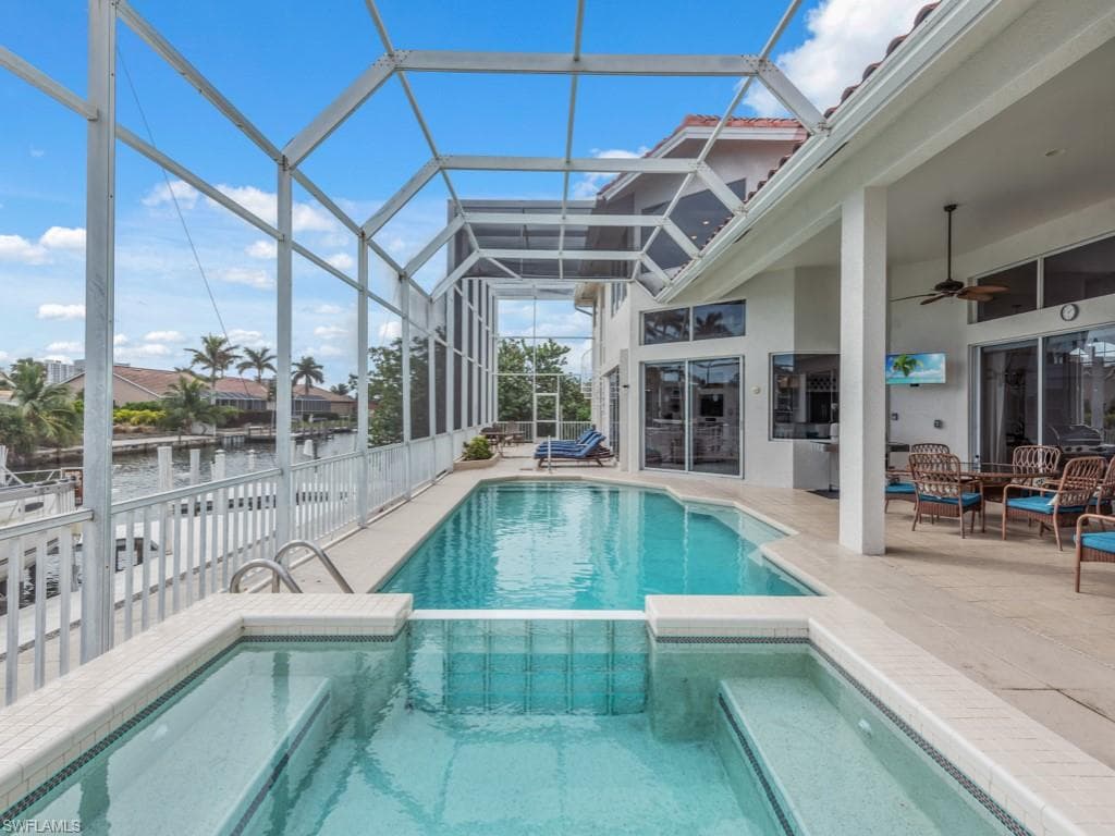 859 Wintergreen Ct, Marco Island, FL 34145-32
