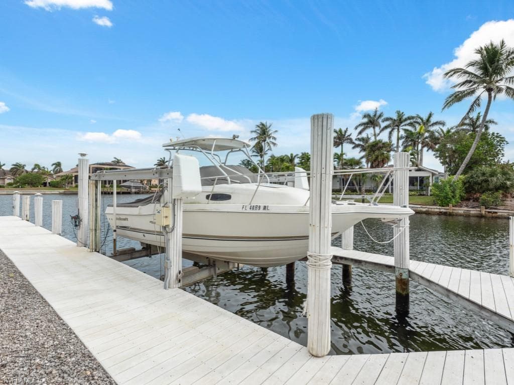 859 Wintergreen Ct, Marco Island, FL 34145-37