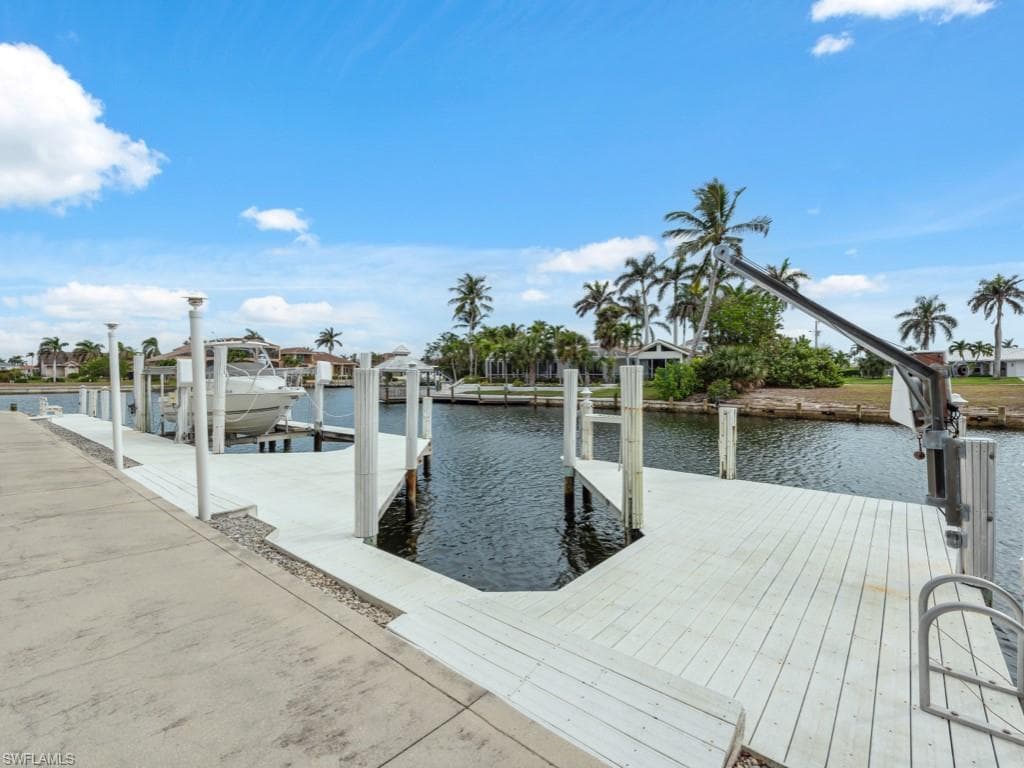 859 Wintergreen Ct, Marco Island, FL 34145-38
