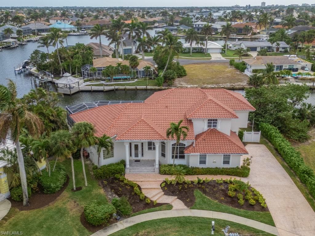 859 Wintergreen Ct, Marco Island, FL 34145-3