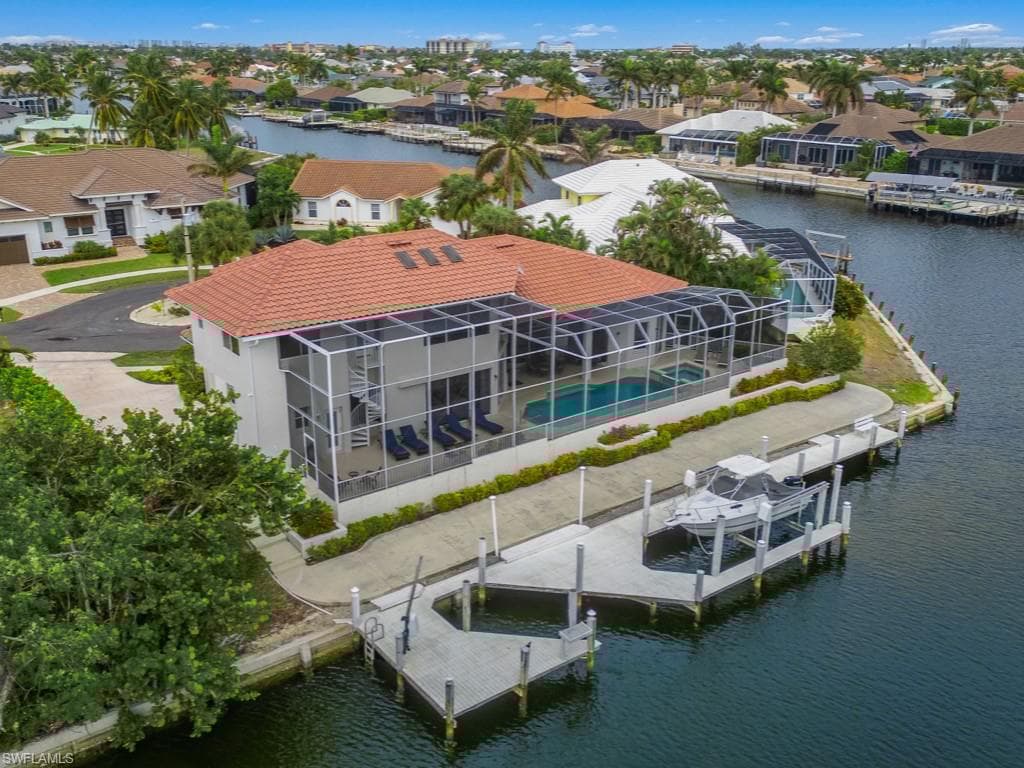 859 Wintergreen Ct, Marco Island, FL 34145-40