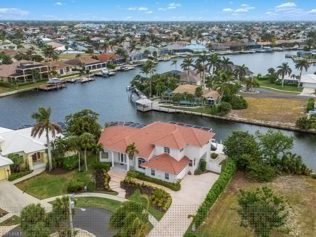 859 Wintergreen Ct, Marco Island, FL 34145-42