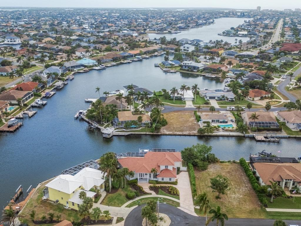 859 Wintergreen Ct, Marco Island, FL 34145-43