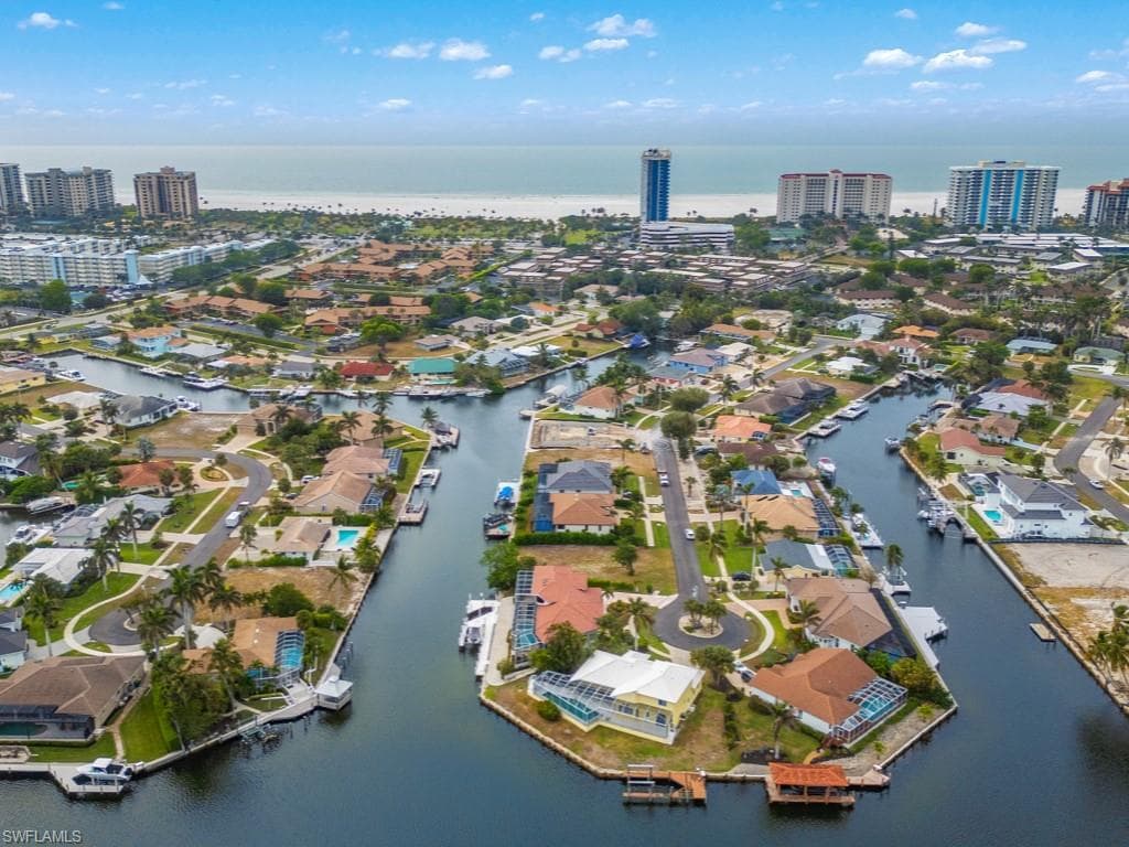 859 Wintergreen Ct, Marco Island, FL 34145-44