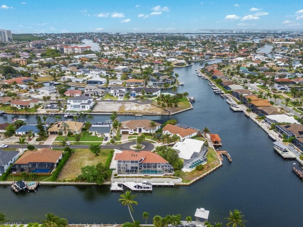 859 Wintergreen Ct, Marco Island, FL 34145-46
