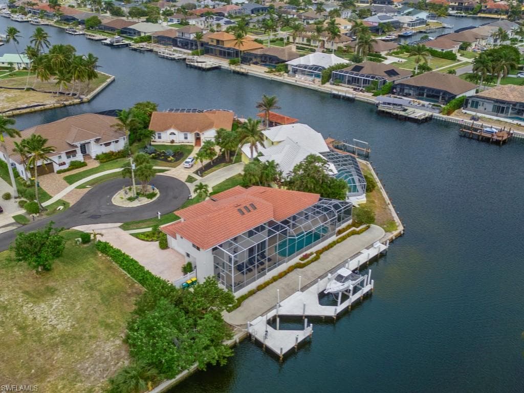 859 Wintergreen Ct, Marco Island, FL 34145-47