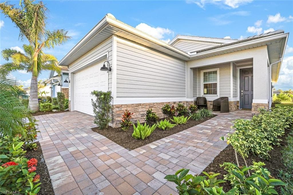 16802 Seasons Coast Dr, Bonita Springs, FL 34135-2