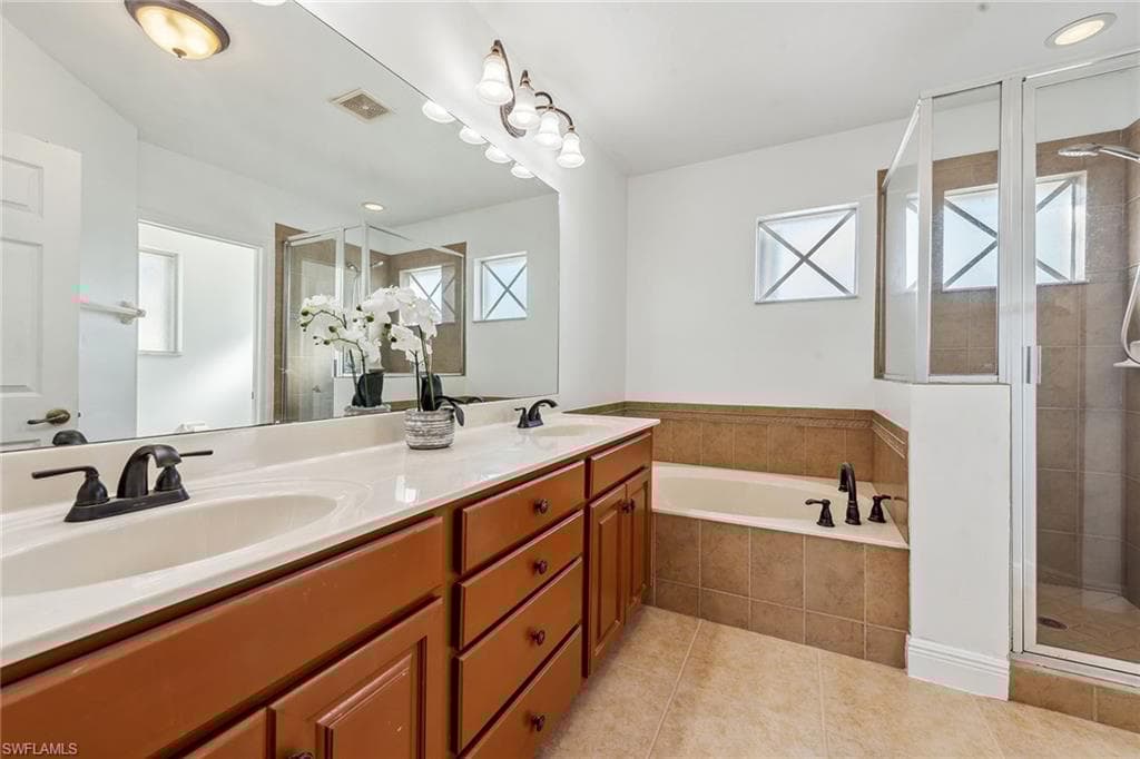 8286 Sumner Ave, Fort Myers, FL 33908-19