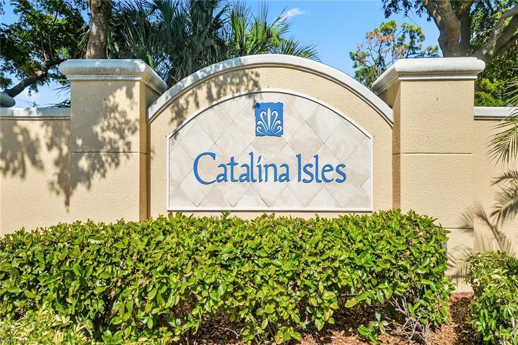 8286 Sumner Ave, Fort Myers, FL 33908-39