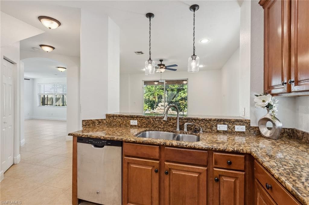 8286 Sumner Ave, Fort Myers, FL 33908-6
