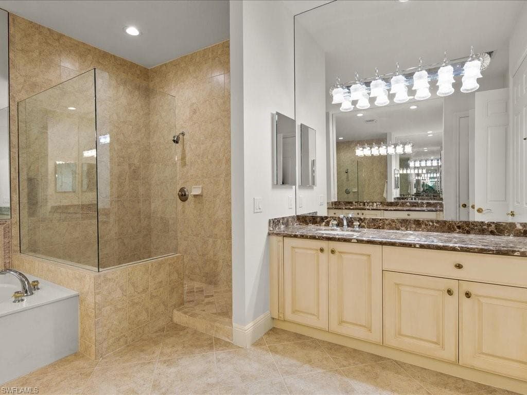 9077 Cherry Oaks Trl 202, Naples, FL 34114-21