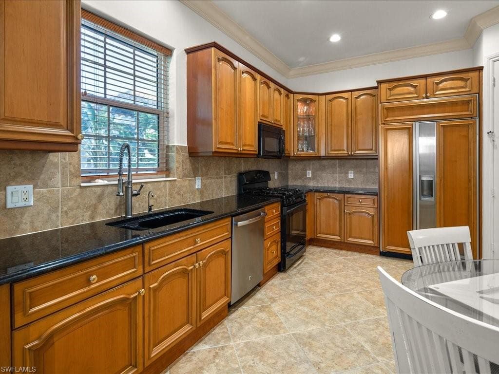 9077 Cherry Oaks Trl 202, Naples, FL 34114-7