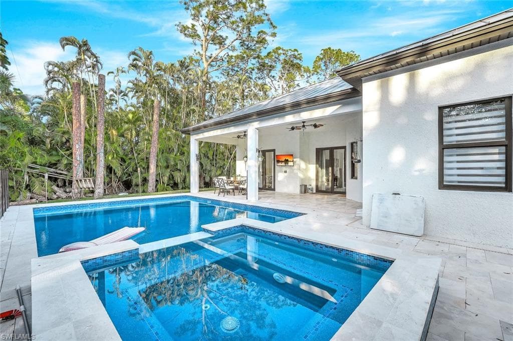28033 Oak Ln, Bonita Springs, FL 34135-25