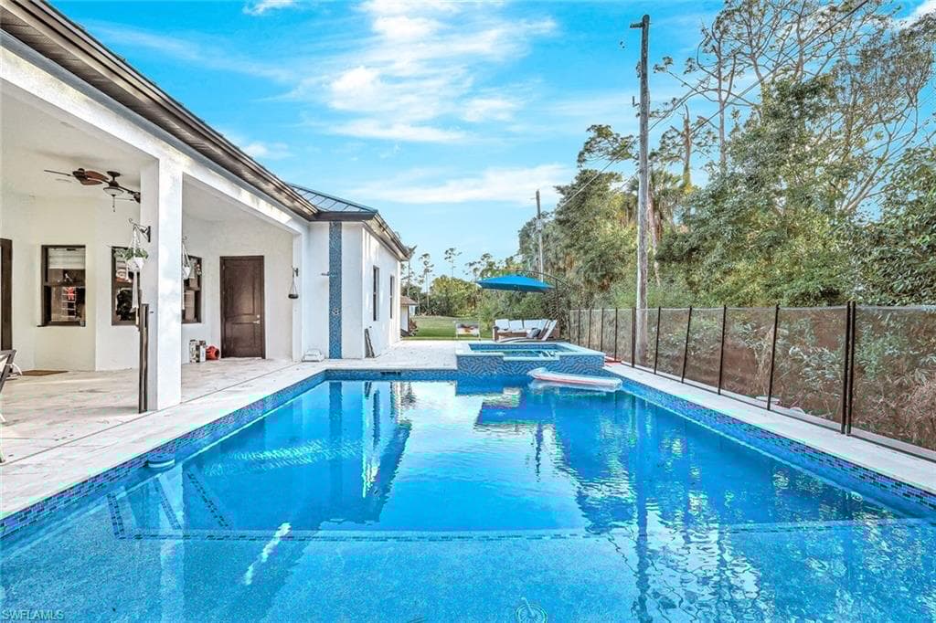 28033 Oak Ln, Bonita Springs, FL 34135-26