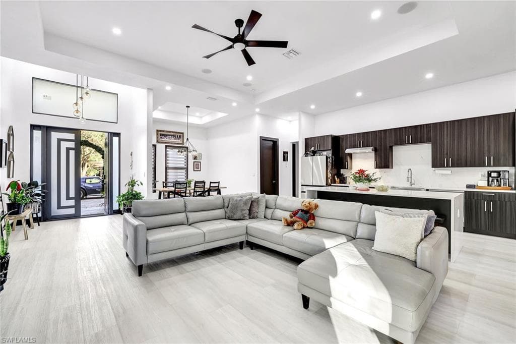 28033 Oak Ln, Bonita Springs, FL 34135-4
