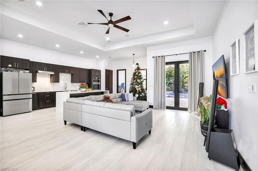 28033 Oak Ln, Bonita Springs, FL 34135-5