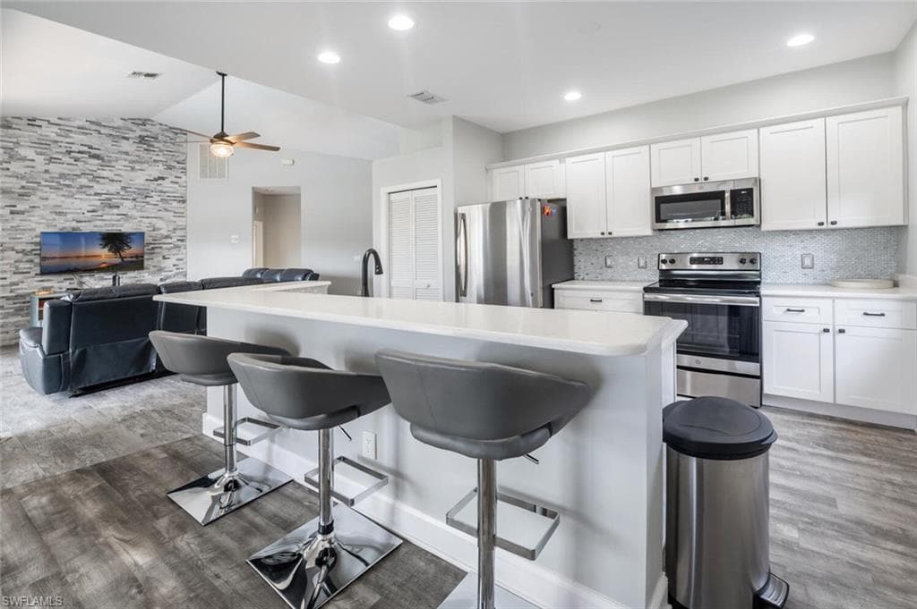 7107 Falcons Glen Blvd, Naples, FL 34113-10