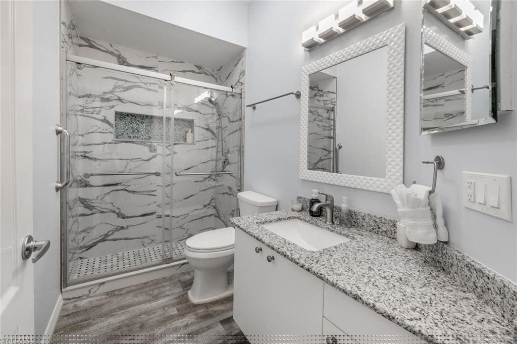 7107 Falcons Glen Blvd, Naples, FL 34113-22
