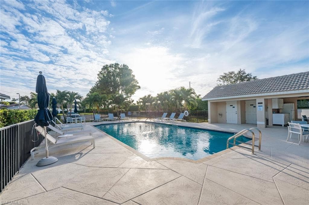7107 Falcons Glen Blvd, Naples, FL 34113-34