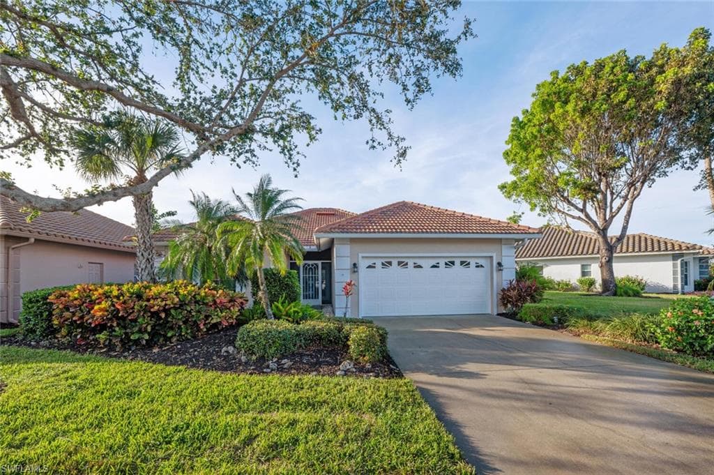7107 Falcons Glen Blvd, Naples, FL 34113-3