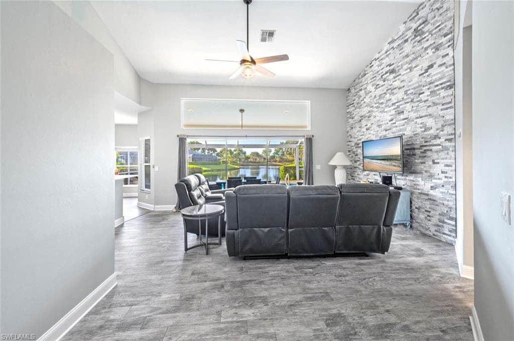 7107 Falcons Glen Blvd, Naples, FL 34113-4