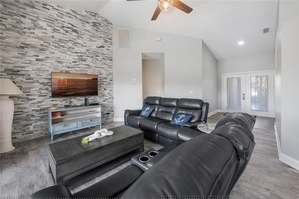 7107 Falcons Glen Blvd, Naples, FL 34113-8