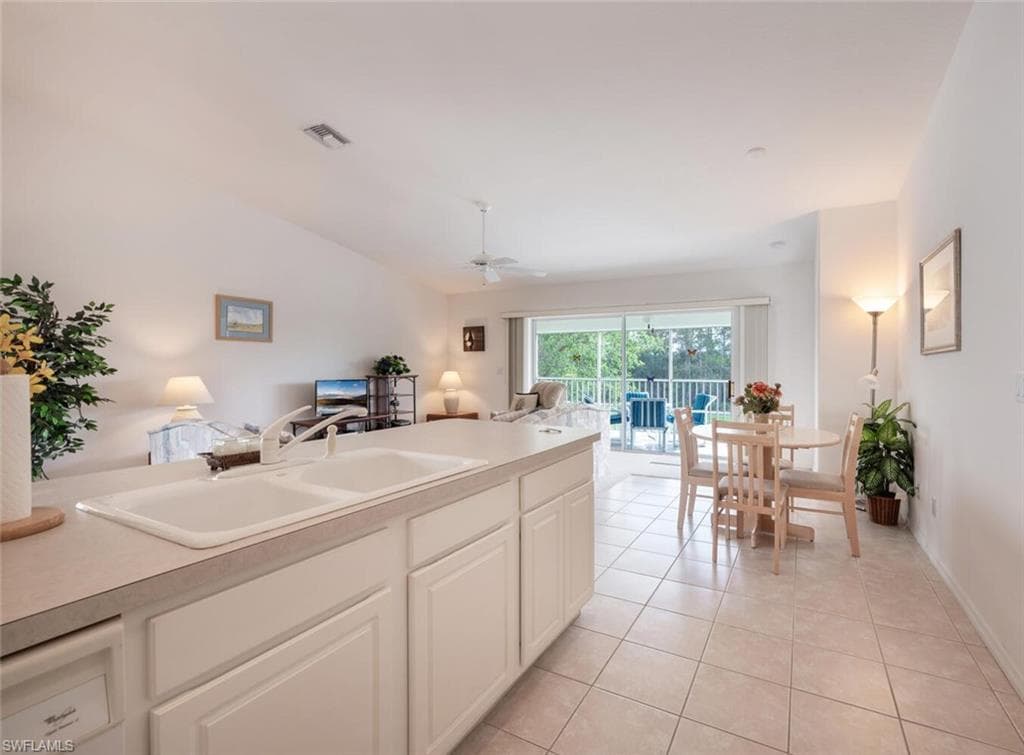 6850 Sterling Greens Dr 201, Naples, FL 34104-2