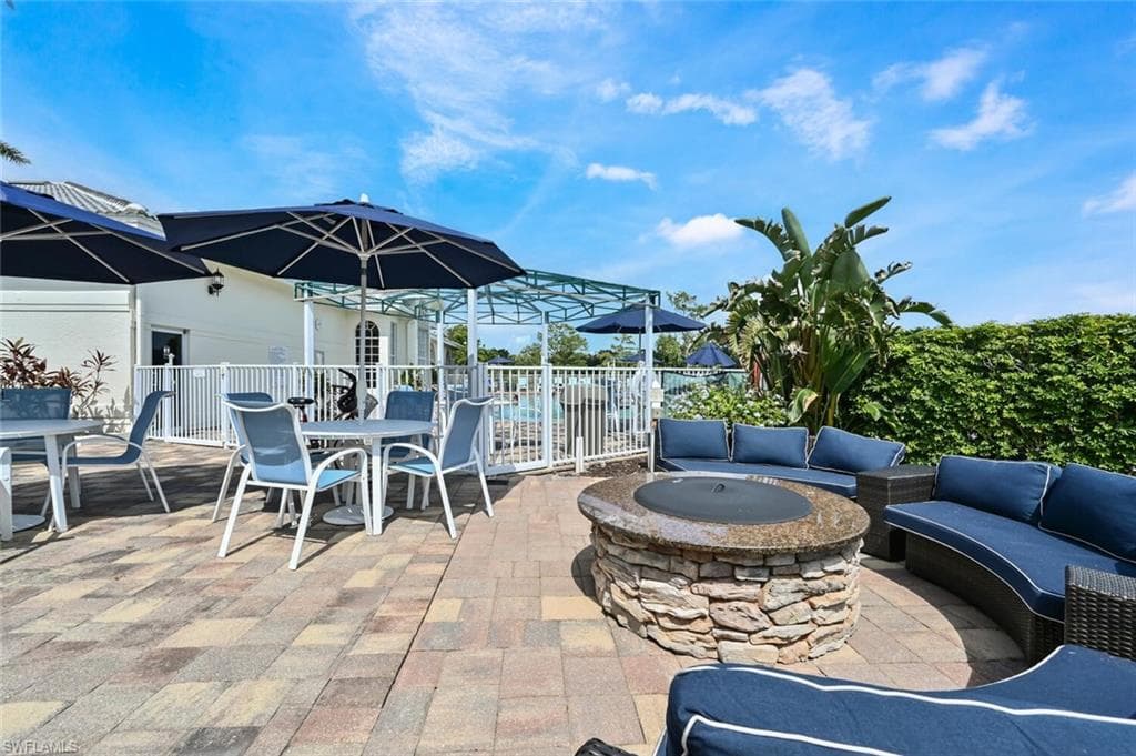 6850 Sterling Greens Dr 201, Naples, FL 34104-36