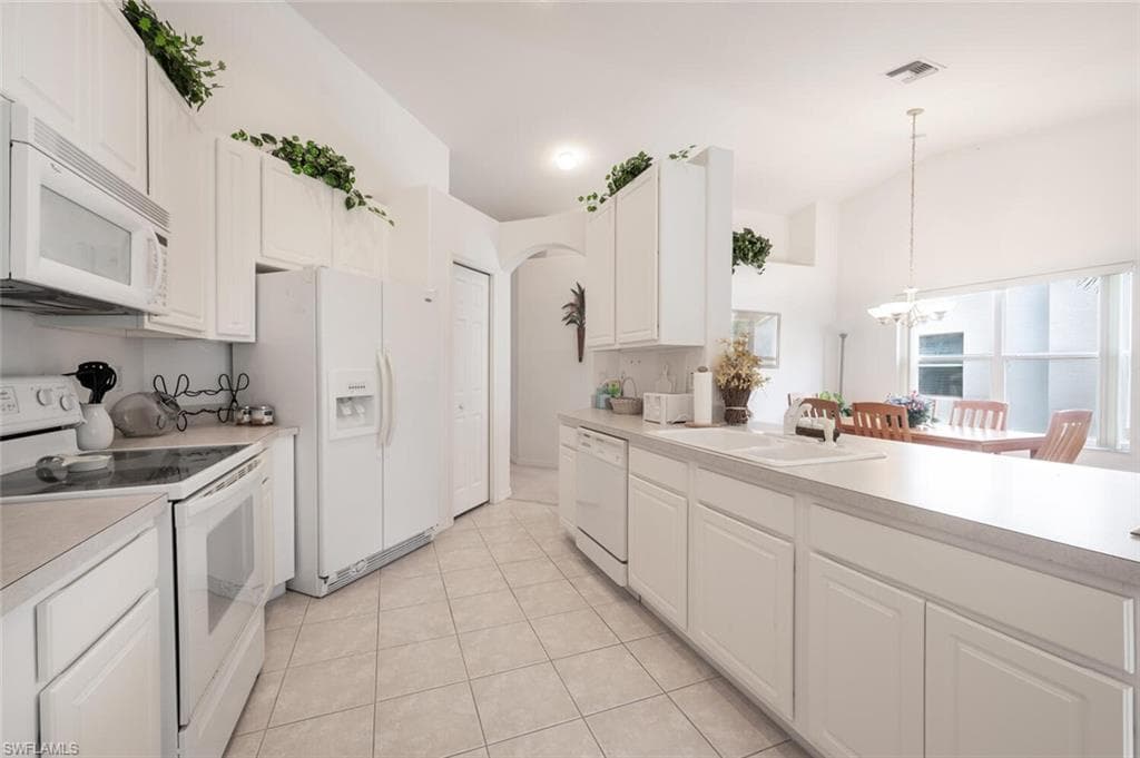 6850 Sterling Greens Dr 201, Naples, FL 34104-3