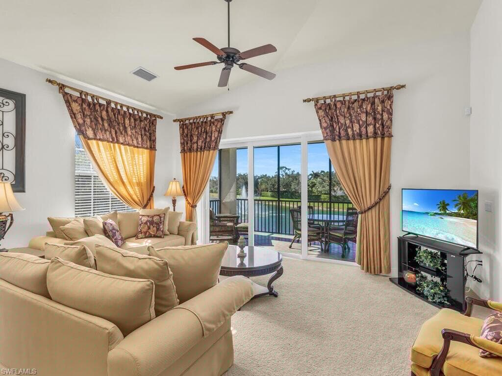 7869 Hawthorne Dr 303, Naples, FL 34113-19