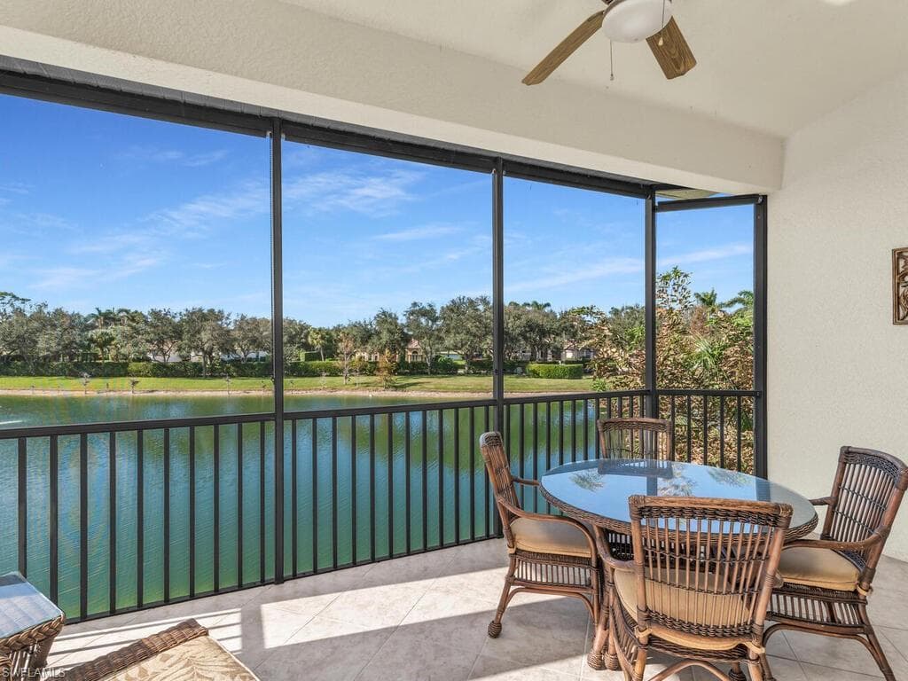 7869 Hawthorne Dr 303, Naples, FL 34113-21