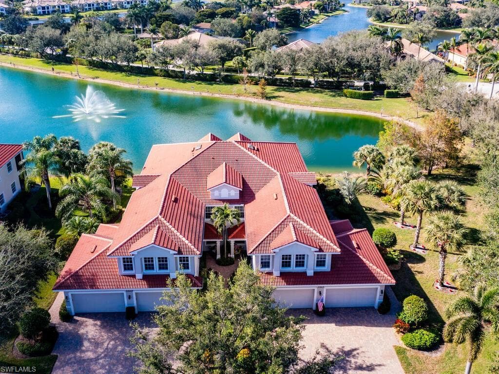 7869 Hawthorne Dr 303, Naples, FL 34113-2