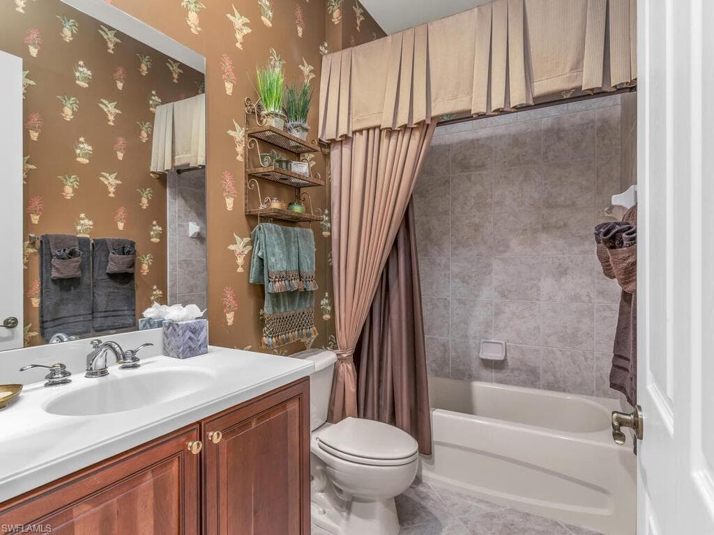 7869 Hawthorne Dr 303, Naples, FL 34113-29