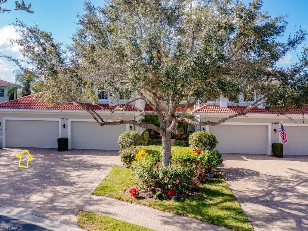 7869 Hawthorne Dr 303, Naples, FL 34113-32