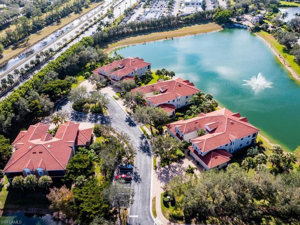 7869 Hawthorne Dr 303, Naples, FL 34113-3