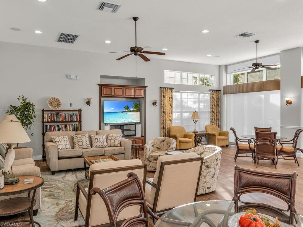 7869 Hawthorne Dr 303, Naples, FL 34113-44
