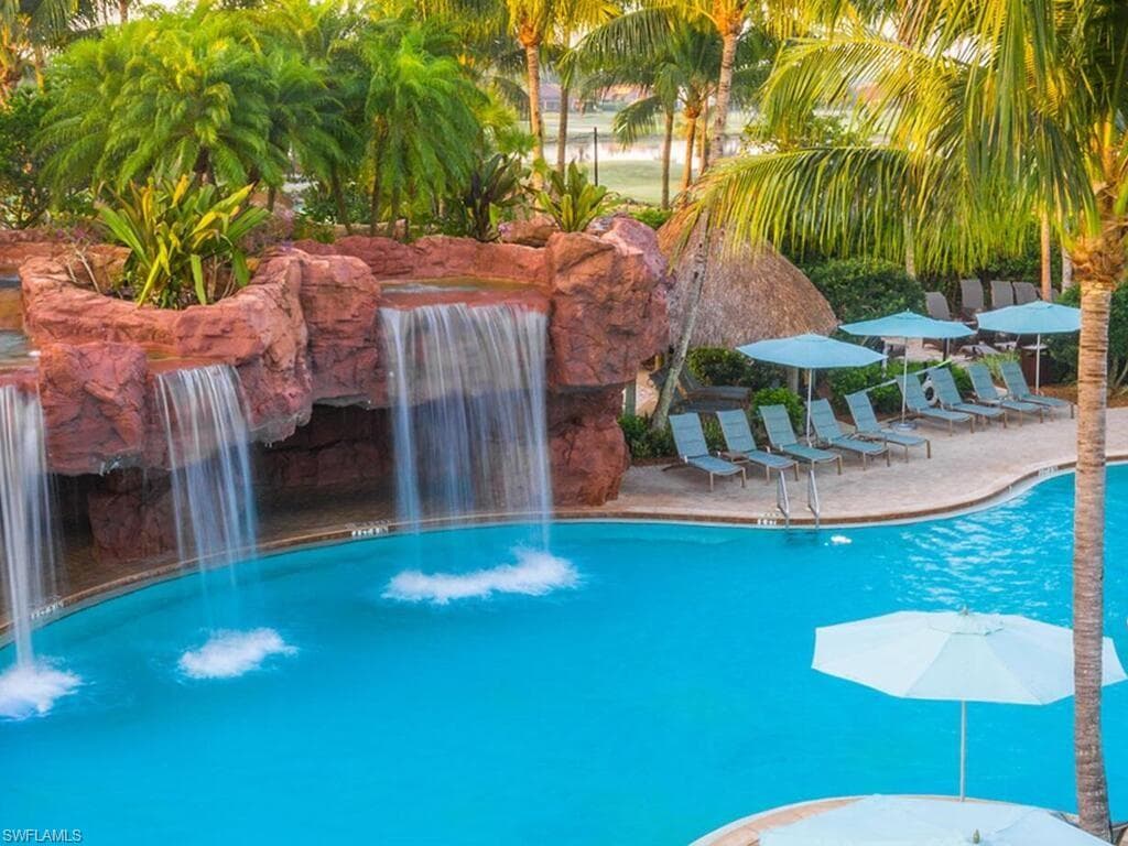 7869 Hawthorne Dr 303, Naples, FL 34113-51
