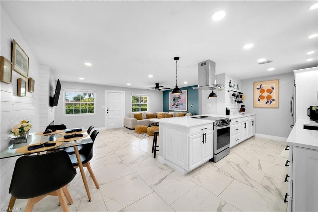 3999 Guava Dr, Naples, FL 34104-13