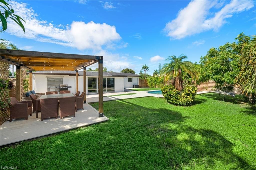 3999 Guava Dr, Naples, FL 34104-23