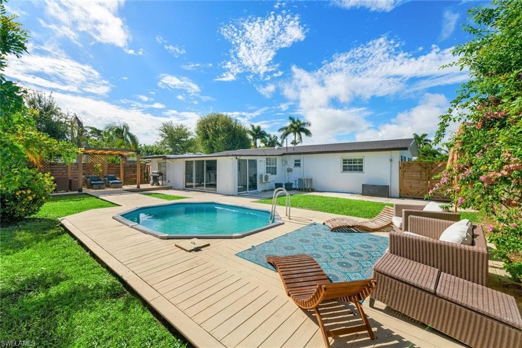 3999 Guava Dr, Naples, FL 34104-2