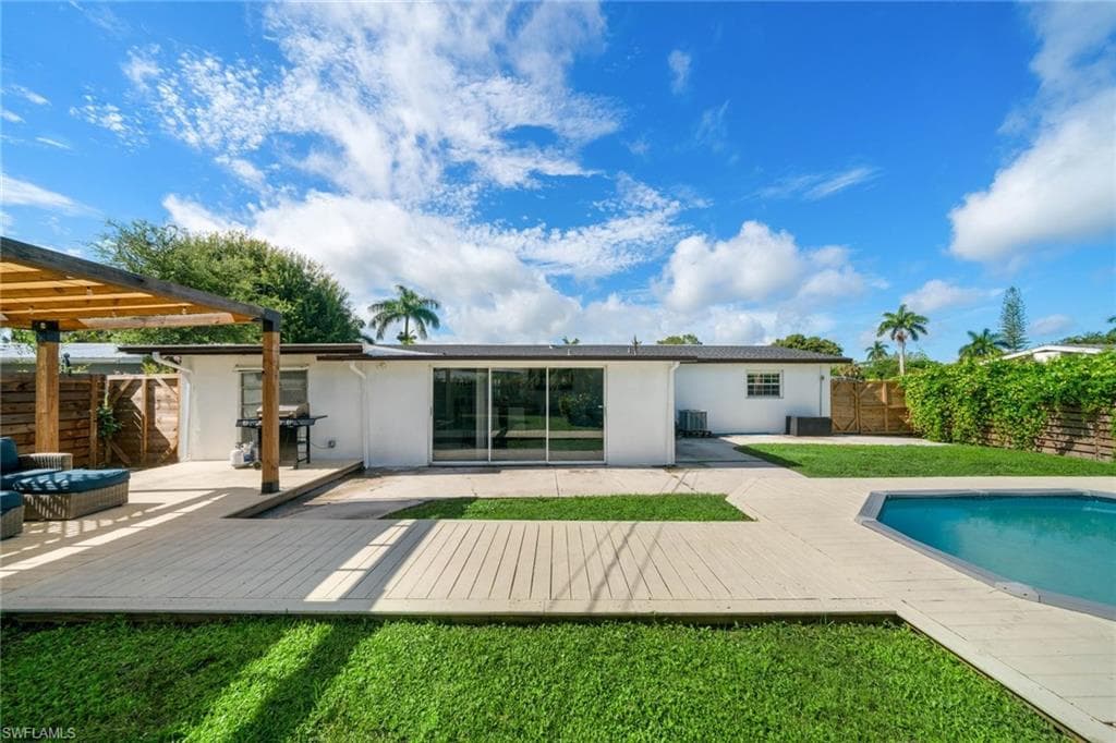 3999 Guava Dr, Naples, FL 34104-29