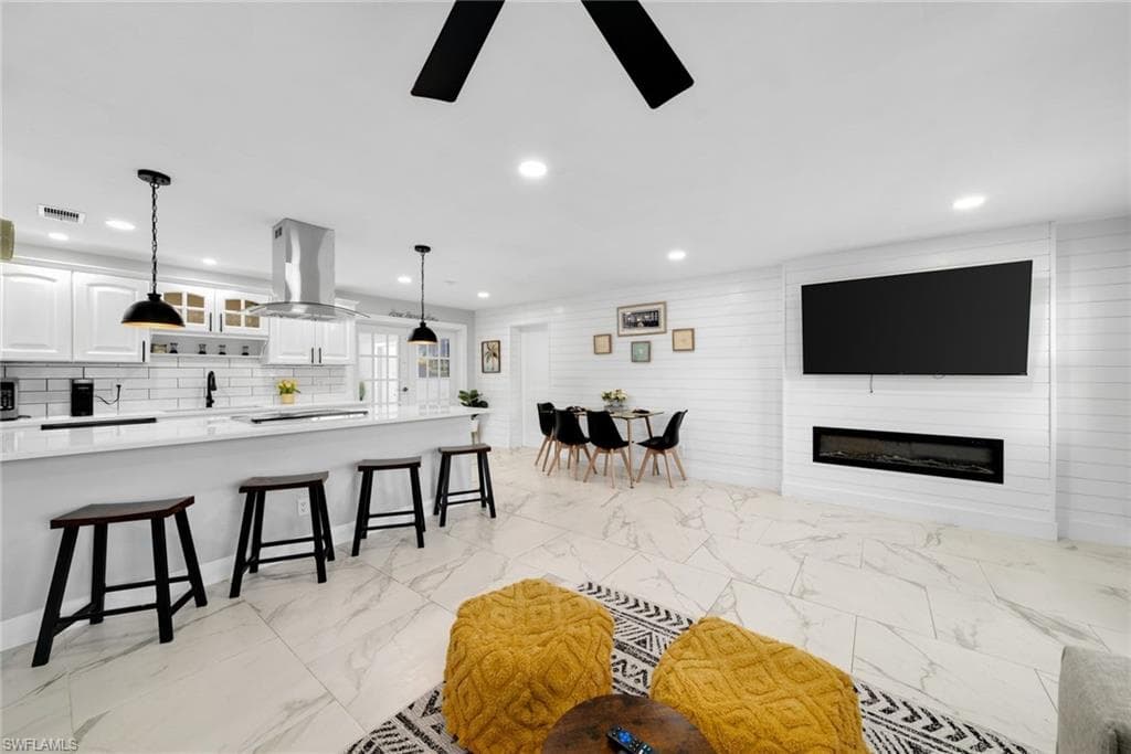 3999 Guava Dr, Naples, FL 34104-8